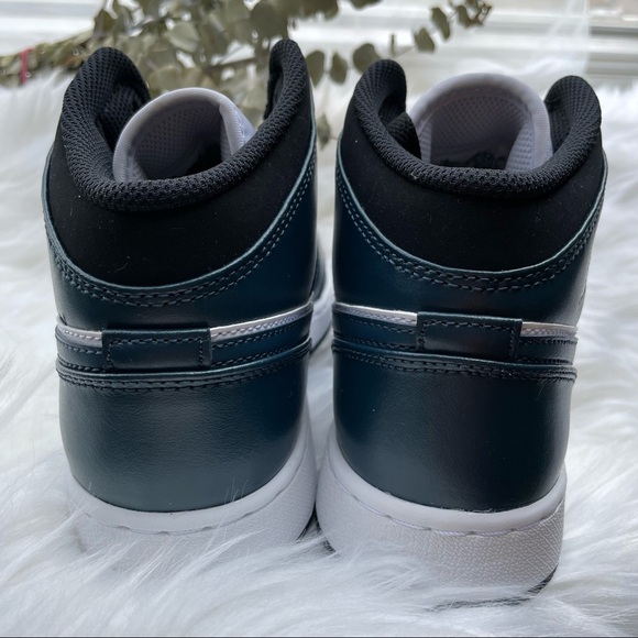 NIKE Air Jordan 1 Mid Armory Navy PRICE FIRM - Picture 7 of 14